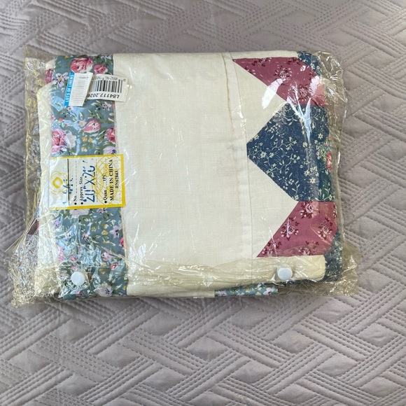 One pillow sham - Picture 3 of 8